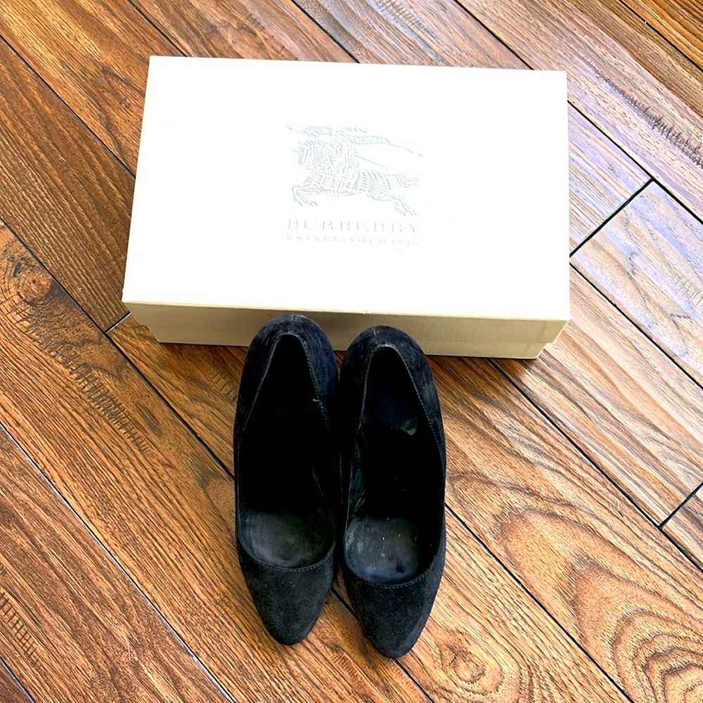 Burberry Suede Pumps